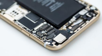 跨界“亂”戰 手機廠商造車，車企造手機，誰在定義未來？
